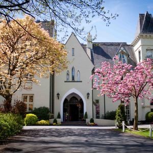 Glen Yr Afon House Hotel, Usk